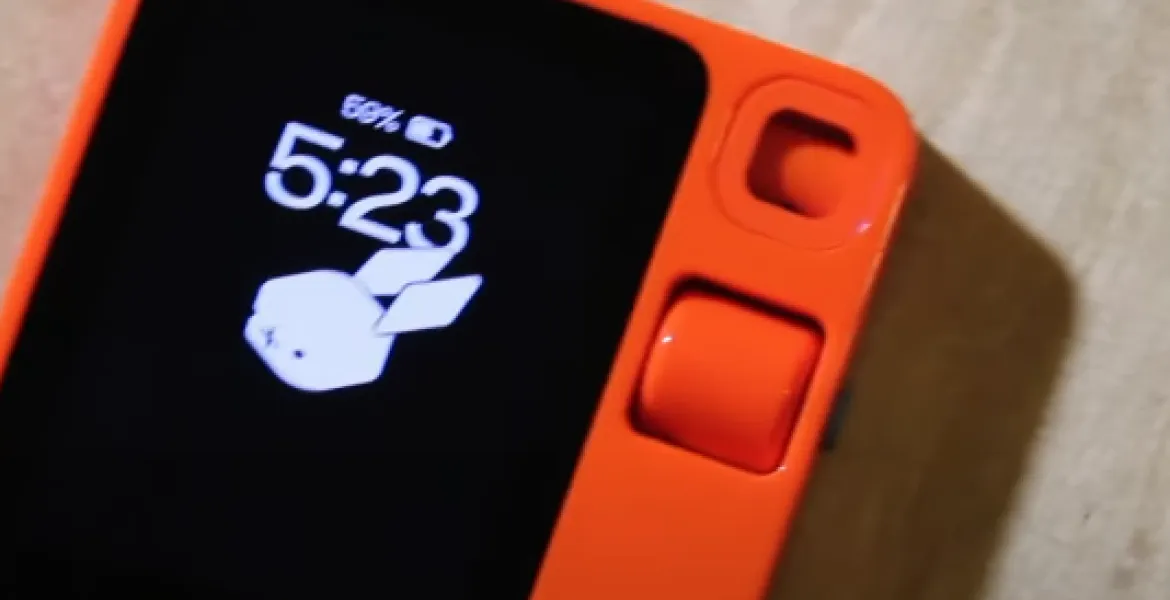 Rabbit R1: Il gadget AI fallimentare non paga gli stipendi e affronta la rivolta dei dipendenti