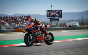 Bezzecchi esalta l'Aprilia: Lavoro atomico! Peccato per il poco tempo in pista