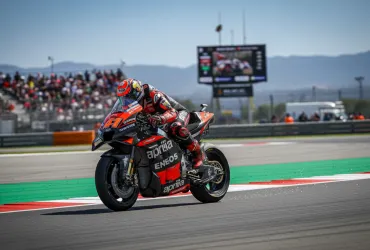 Bezzecchi esalta l'Aprilia: Lavoro atomico! Peccato per il poco tempo in pista