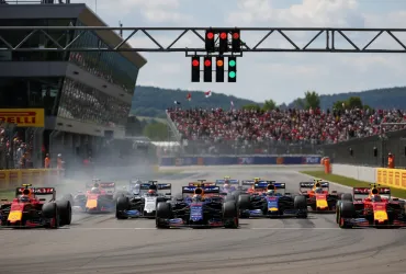 Verstappen non si arrende: Orgoglioso della rimonta, ma serve fortuna!