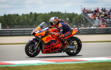 Colpo di scena in MotoGP: Viñales corteggia Lorenzo come coach!