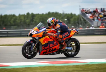 Colpo di scena in MotoGP: Viñales corteggia Lorenzo come coach!