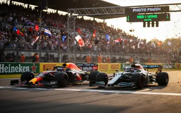 Verstappen domina a Las Vegas, Norris ammette l'errore: spettacolo e rimpianti