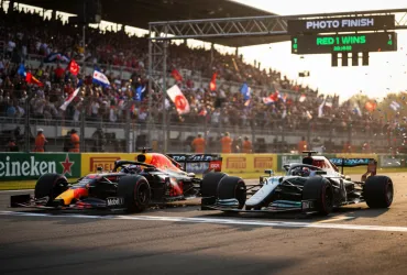 Verstappen domina a Las Vegas, Norris ammette l'errore: spettacolo e rimpianti