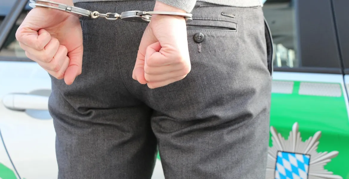 Myanmar smantella maxi-frode online: arresti e sequestri milionari