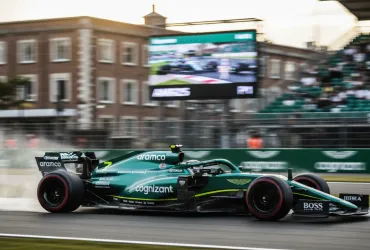 Alonso demolisce l'Aston Martin: Nelle ultime gare, festa d'addio!