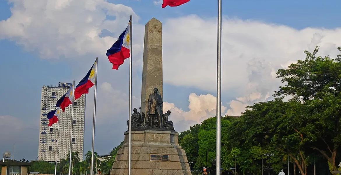 Scandalo nelle Filippine: Ex portavoce presidenziale ricercato dall'Interpol per crimini legati al gioco d'azzardo