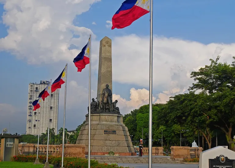 Scandalo nelle Filippine: Ex portavoce presidenziale ricercato dall'Interpol per crimini legati al gioco d'azzardo