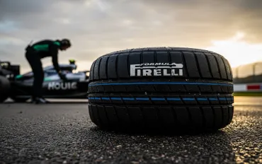 F1 Qatar: Pirelli impone limite di 25 giri per gomma e due soste obbligatorie