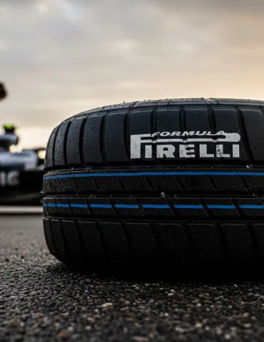 F1 Qatar: Pirelli impone limite di 25 giri per gomma e due soste obbligatorie