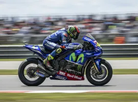 Yamaha V4: Rins intravede progressi e sprona all'unità
