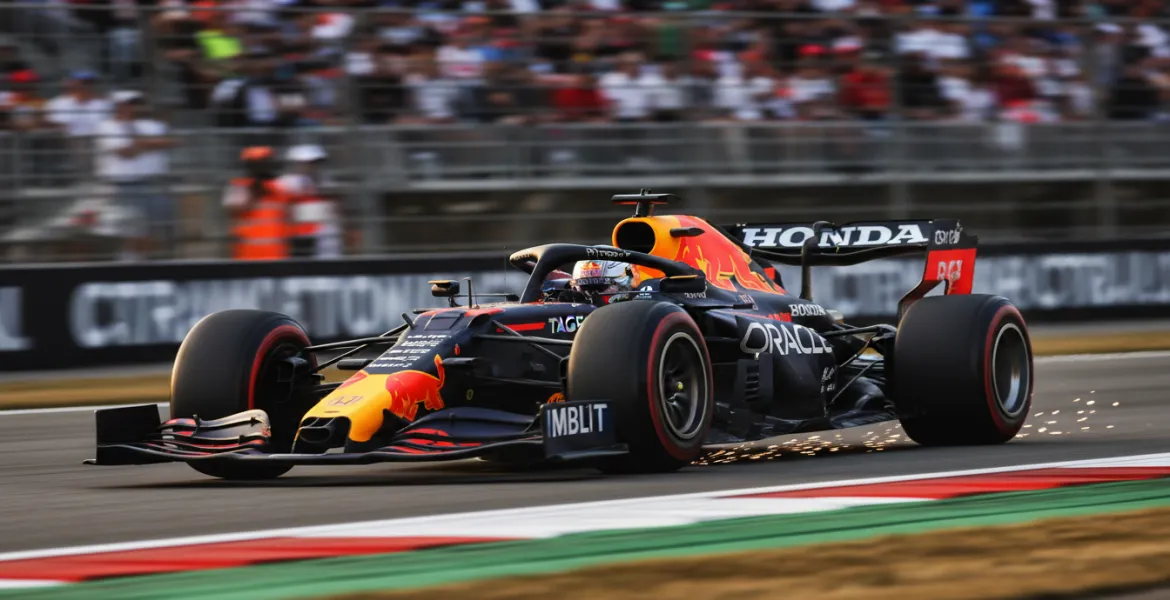 Red Bull Sorprende in Qatar: Verstappen All'Attacco per Salvare la Gara