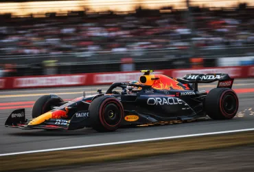 Verstappen trionfa a Losail: Mondiale riaccende la passione!