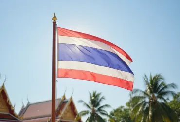 Blitz nel paradiso thailandese: Stranieri sorpresi a giocare a poker illegale