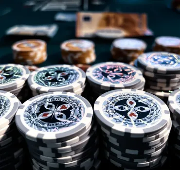 Blitz al poker clandestino in Thailandia: Stranieri arrestati