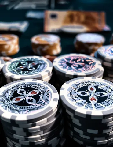 Blitz al poker clandestino in Thailandia: Stranieri arrestati