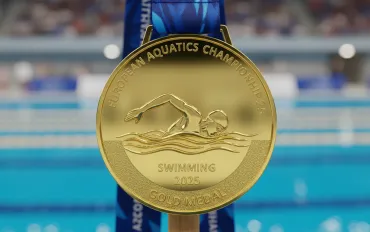 Trionfo Azzurro: Sara Curtis conquista l'oro europeo nei 50 dorso!