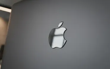 Scossa in Apple: l'addio di Johny Srouji è il preludio all'era post-Cook