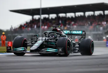 F1: Antonelli domina i test di Abu Dhabi con la mule car 2026