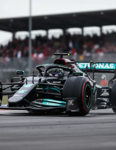 F1: Antonelli domina i test di Abu Dhabi con la mule car 2026