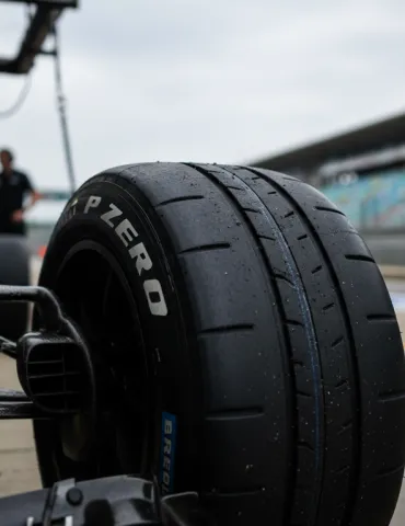 Pirelli: La Sfida innovativa per le gomme da bagnato di F1 2026