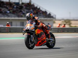 Maverick Viñales: La resilienza forgiata dall'infortunio rilancia la sfida in KTM