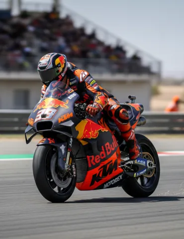 Maverick Viñales: La resilienza forgiata dall'infortunio rilancia la sfida in KTM