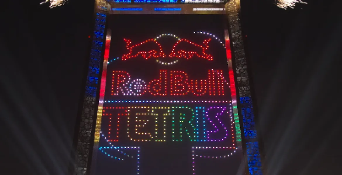 Tetris nel cielo di Dubai: Spettacolare finale con droni