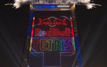 Tetris nel cielo di Dubai: Spettacolare finale con droni