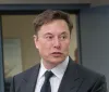 Elon Musk da record: patrimonio stellare di 677 miliardi di dollari