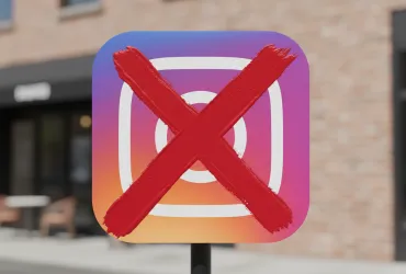 Bari, odio social contro la moglie di Castrovilli: Che il cancro vi divori