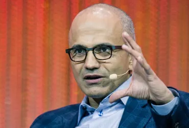 Satya Nadella: L'IA è potenziamento, non 'slop'