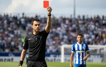 Squalifiche e multe dopo Lazio-Napoli: Pugno duro della giustizia sportiva