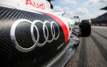 Audi R26: Rivoluzione in Pista a Barcellona!