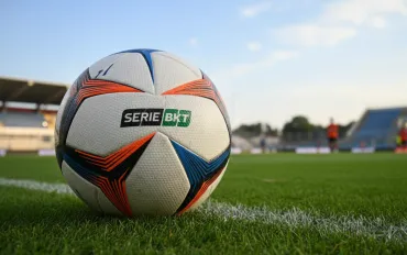 Serie B Infuocata: Monza e Frosinone pareggiano, il Venezia insegue la vetta