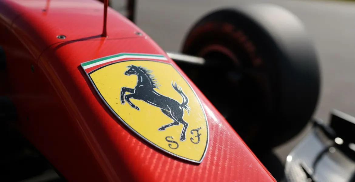 Ferrari 2026: Leclerc e Hamilton pronti alla sfida delle nuove regole