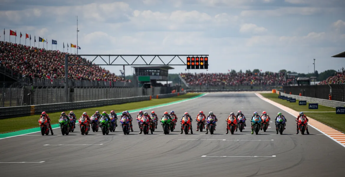 MotoGP: Stop alle spinte per ripartire! Nuova regola cambia le gare