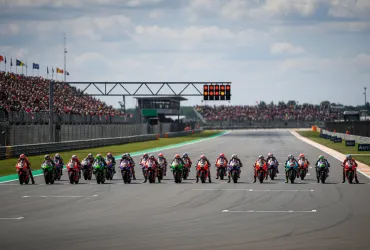 MotoGP: Stop alle spinte per ripartire! Nuova regola cambia le gare