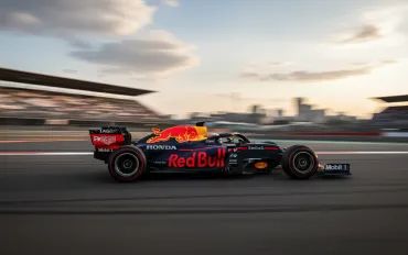 Test F1 Barcellona: Pioggia protagonista, Leclerc e Verstappen in pista