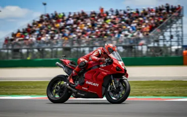 Alex Marquez punta al Mondiale MotoGP nel 2026: Gresini avrà una Desmosedici ufficiale