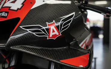 Bezzecchi rinnova con Aprilia: un 'matrimonio' nel segno della velocità!