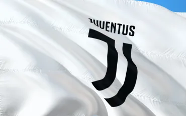 La Juventus mette il Milan ko (2-0)