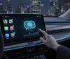 Apple CarPlay apre all'IA: chatbot come ChatGPT in arrivo