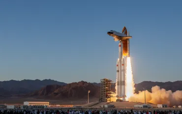 Cina lancia il misterioso space shuttle Shenlong per la quarta missione