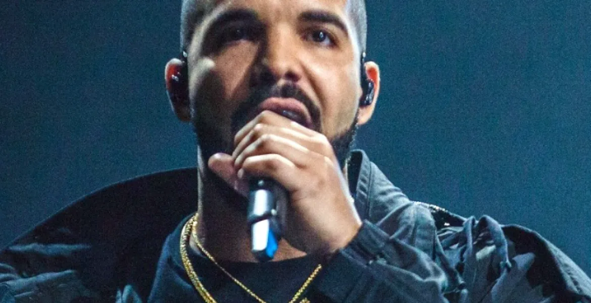 Drake scommette un milione di dollari in Bitcoin sul Super Bowl e perde