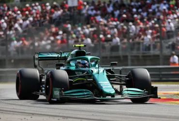 Alonso critica la F1 del 2026: Senza rischi, il pilota sta sparendo