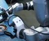 Rivoluzione robotica: Umani e robot collaborano nelle fabbriche Cinesi