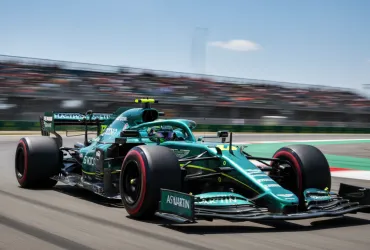 Aston Martin: Debutto da incubo in F1, è già crisi?