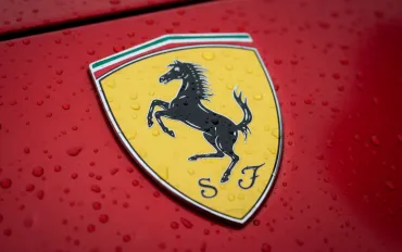 Ferrari SF-26: Rivoluzione aerodinamica con l'alettone dietro lo scarico!