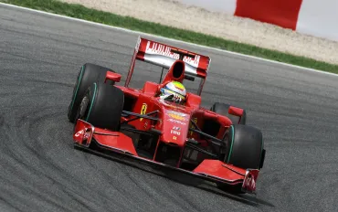 Hamilton su Ferrari, che magia